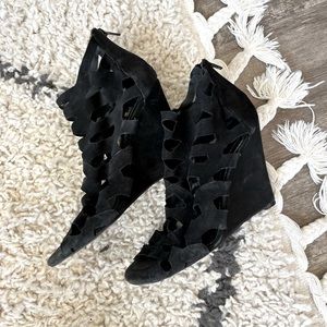 BCBG black suede geometric hexagon honeycomb cage cutout wedge heels 7.5